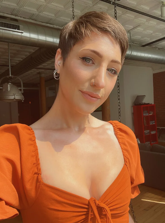 Angel Amour bisexual girl on Onlyfans