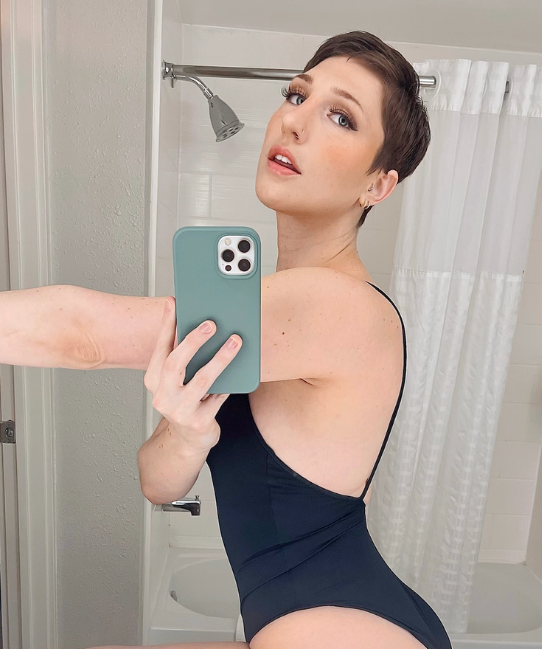 Angel Amour real bisexual on Onlyfans 